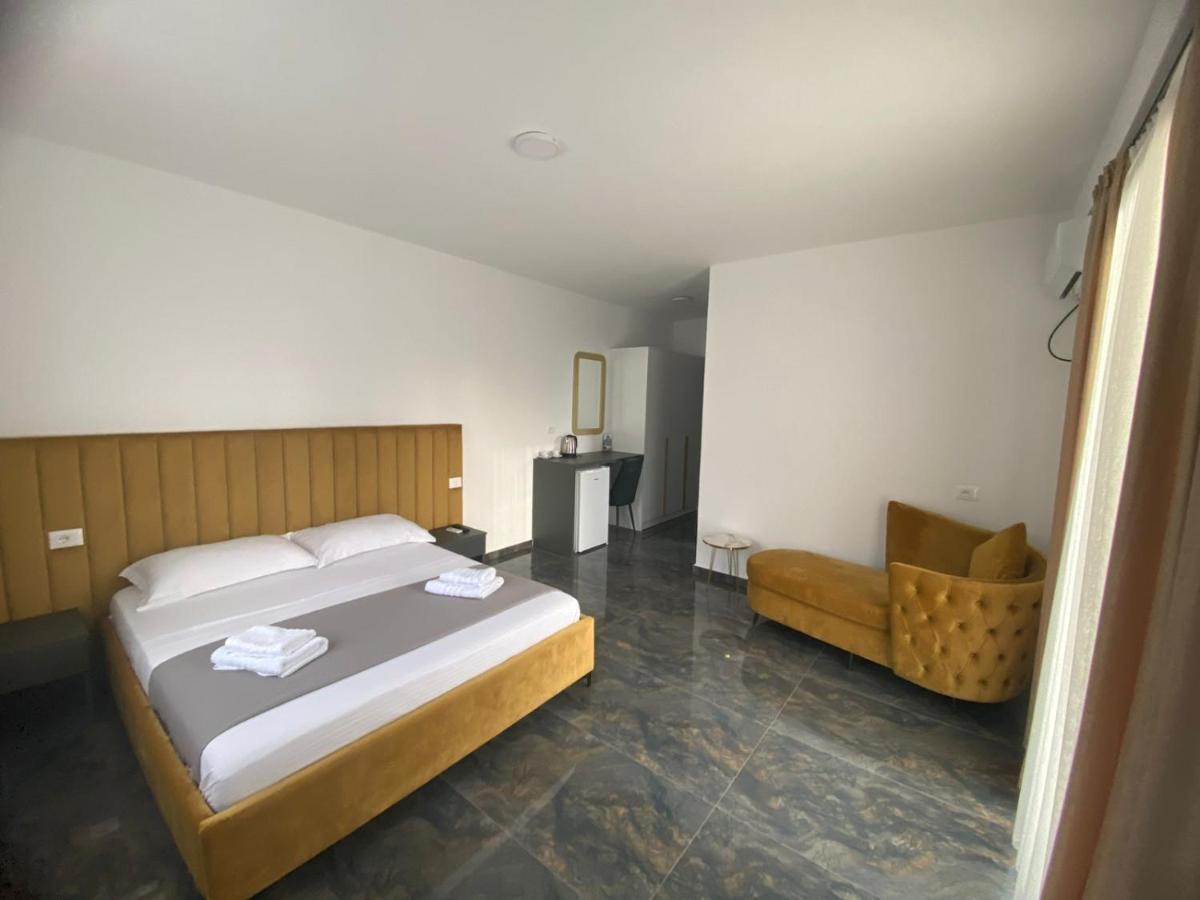 Leodori 3 Suites Shengjin Exterior photo